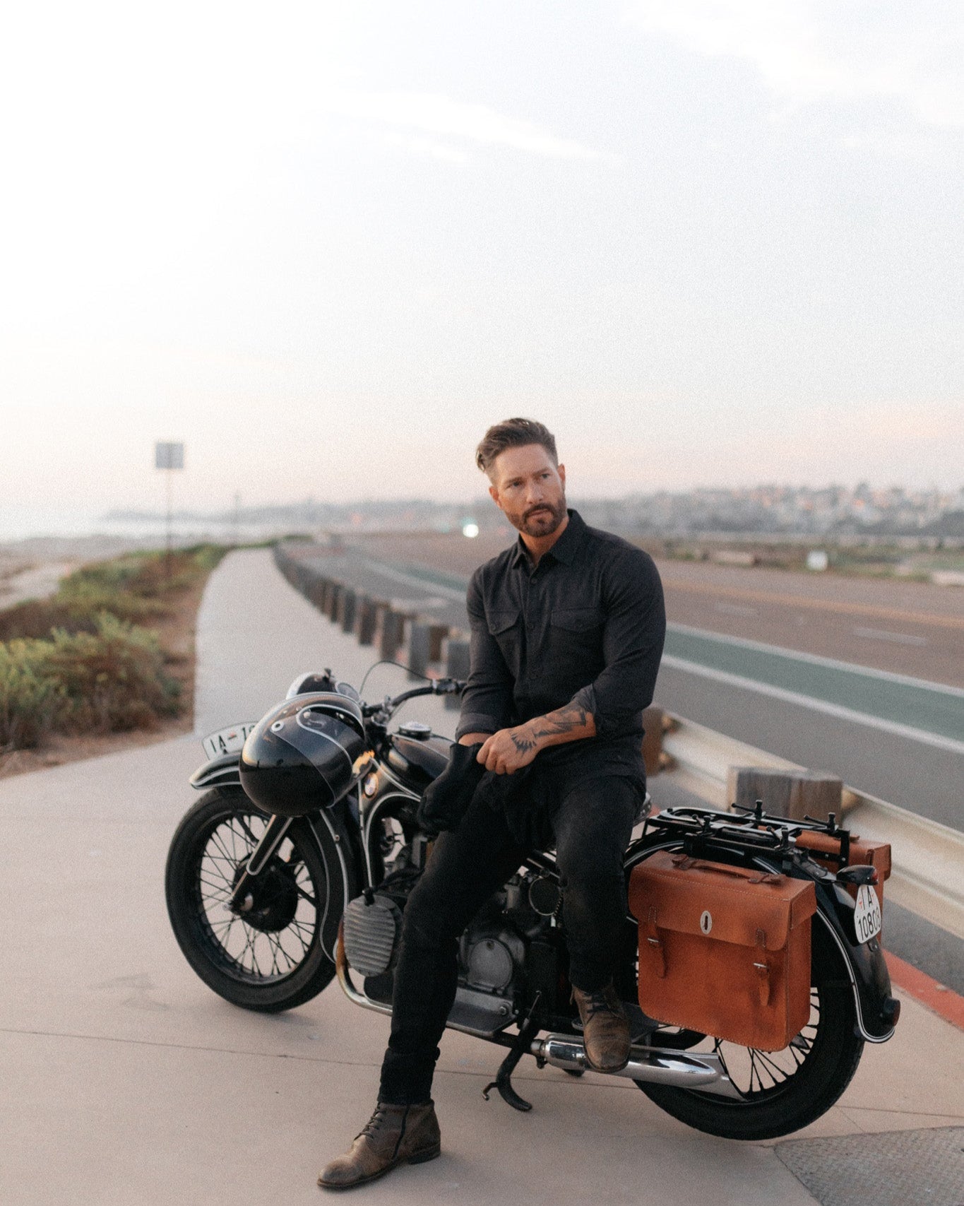 The Untucked Tailored SLIM Fit Button-Up Shirt (Runs Small) - WESTON JON BOUCHÉR