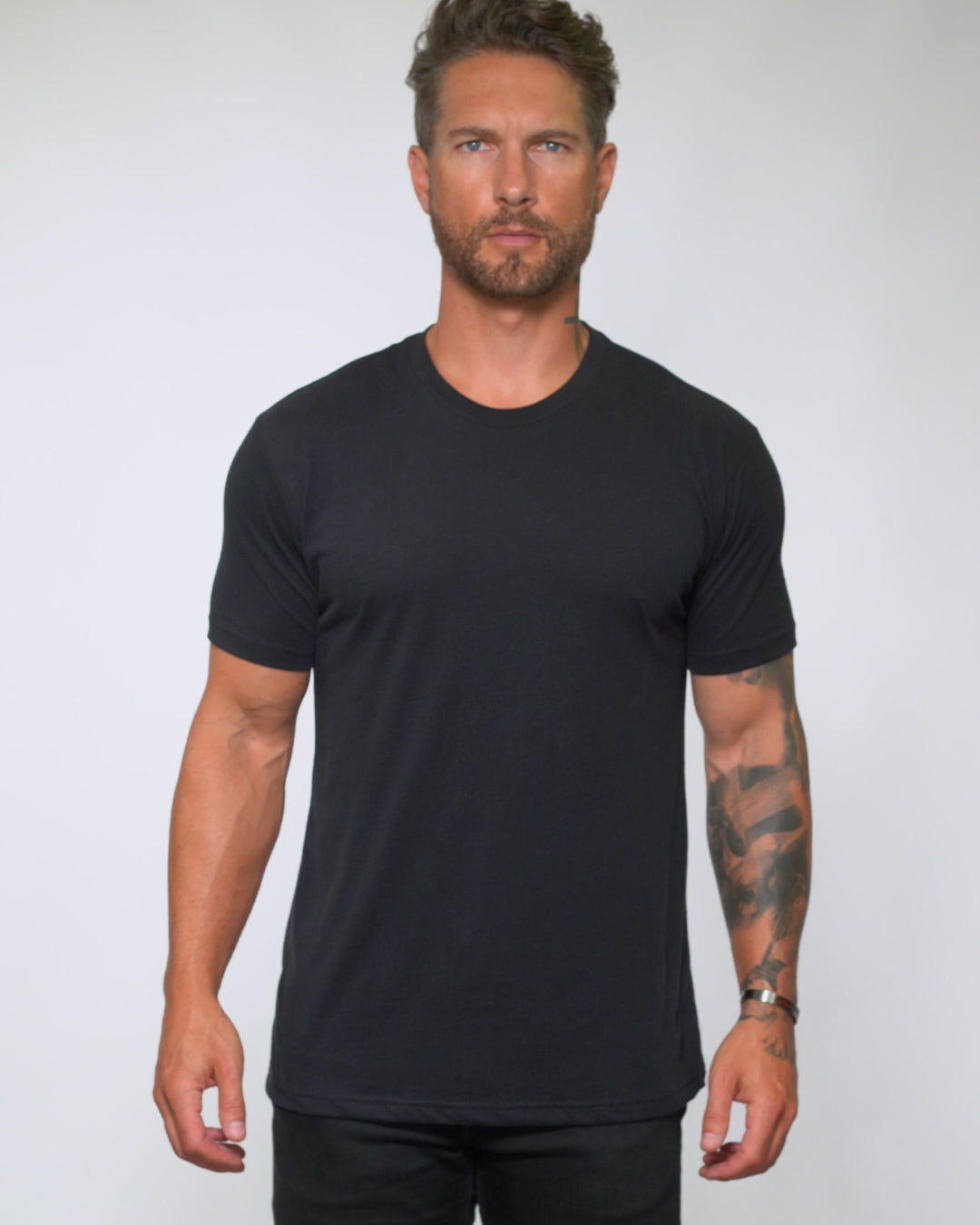 Explore Versatile Crew Neck Tees Perfectly Fitted Shop Now